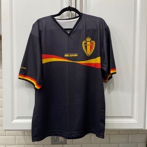 Large lightweight Belgium soccer jersey. #10 HAZARD. Throgan Hazard